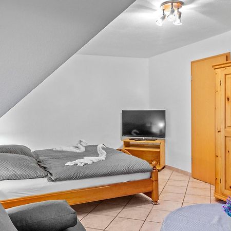 Отель Family And Friends Ludwigshafen Бодман-Людвигсхафен Экстерьер фото